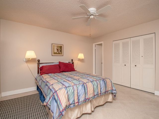 15 Vista Palm Lane 102, Vero Beach, FL 32962