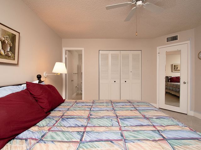 15 Vista Palm Lane 102, Vero Beach, FL 32962