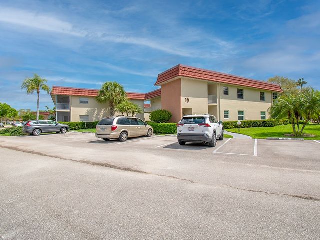 15 Vista Palm Lane 102, Vero Beach, FL 32962