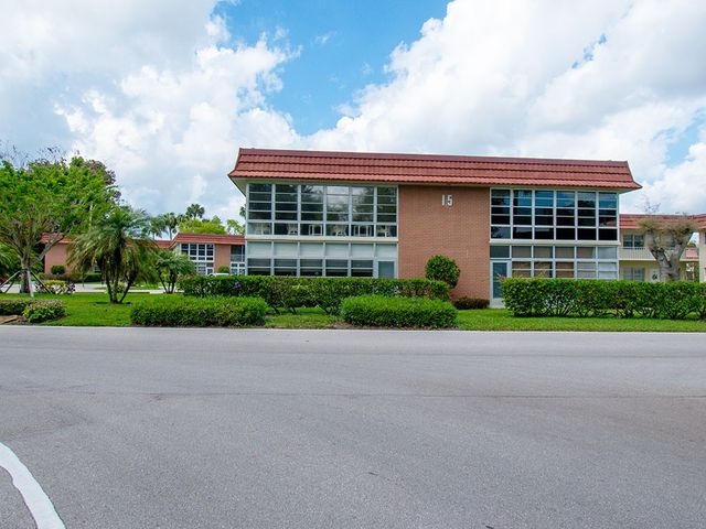 15 Vista Palm Lane 102, Vero Beach, FL 32962