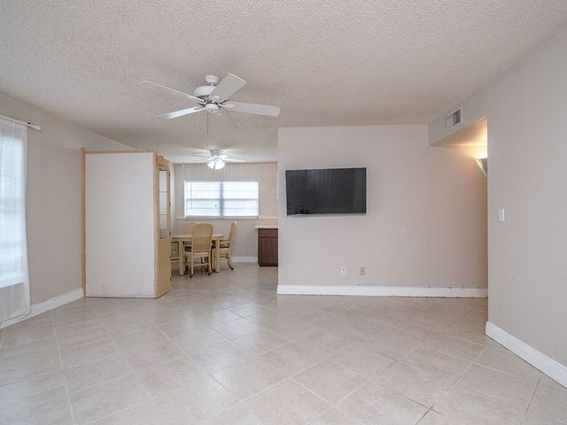 15 Vista Palm Lane 102, Vero Beach, FL 32962