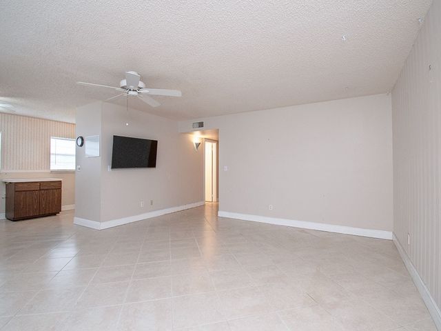 15 Vista Palm Lane 102, Vero Beach, FL 32962