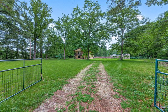 130 County Road 3470 N, Cleveland, TX 77327