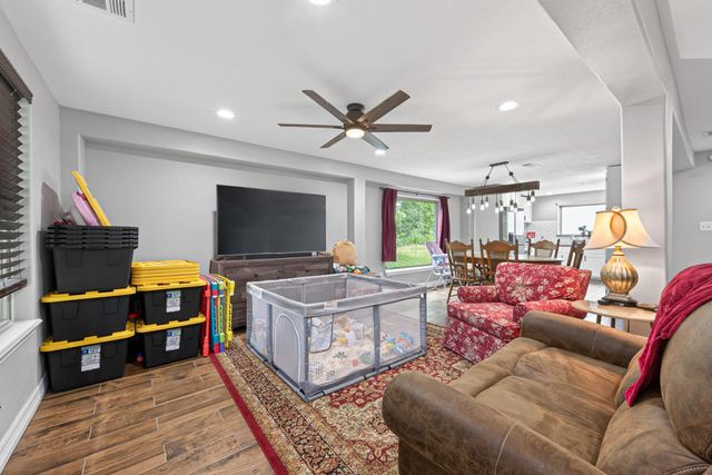 130 County Road 3470 N, Cleveland, TX 77327