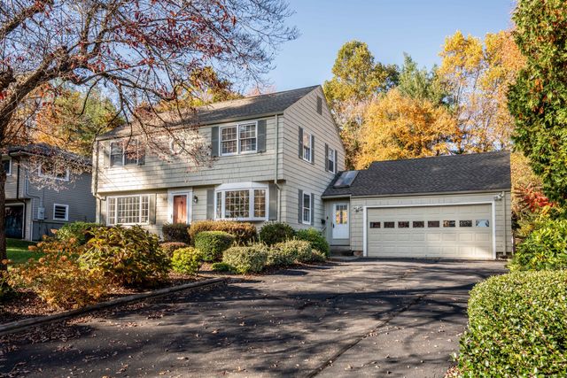 36 Richmond Lane, West Hartford, CT 06117
