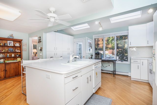 36 Richmond Lane, West Hartford, CT 06117