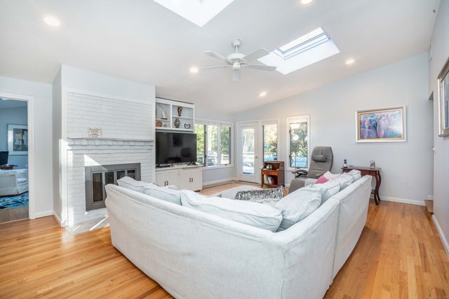 36 Richmond Lane, West Hartford, CT 06117