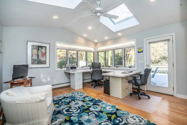 36 Richmond Lane, West Hartford, CT 06117