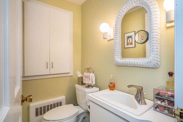 36 Richmond Lane, West Hartford, CT 06117