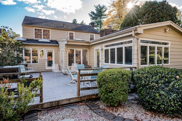 36 Richmond Lane, West Hartford, CT 06117