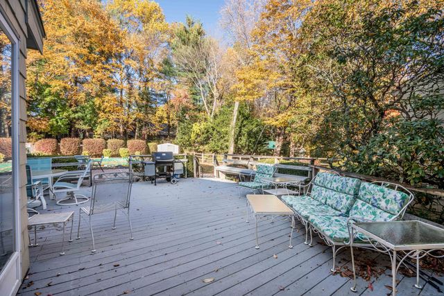 36 Richmond Lane, West Hartford, CT 06117