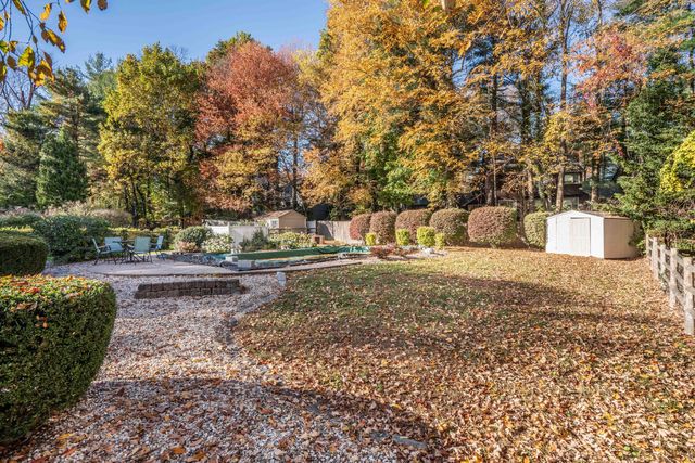 36 Richmond Lane, West Hartford, CT 06117