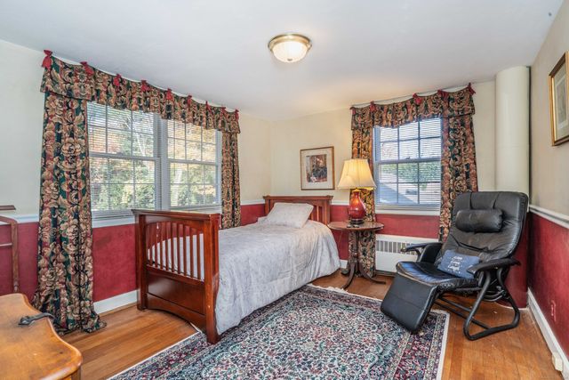 36 Richmond Lane, West Hartford, CT 06117