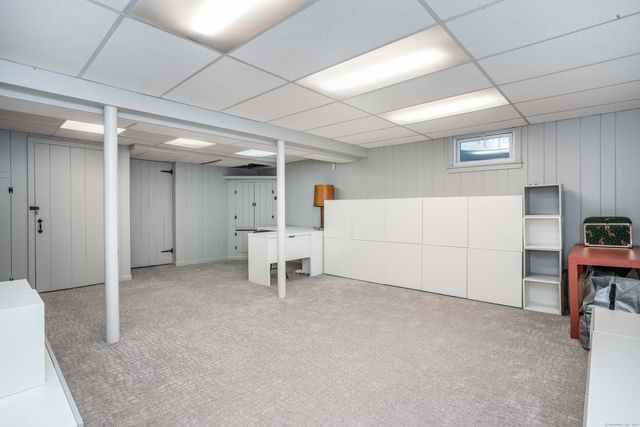 36 Richmond Lane, West Hartford, CT 06117