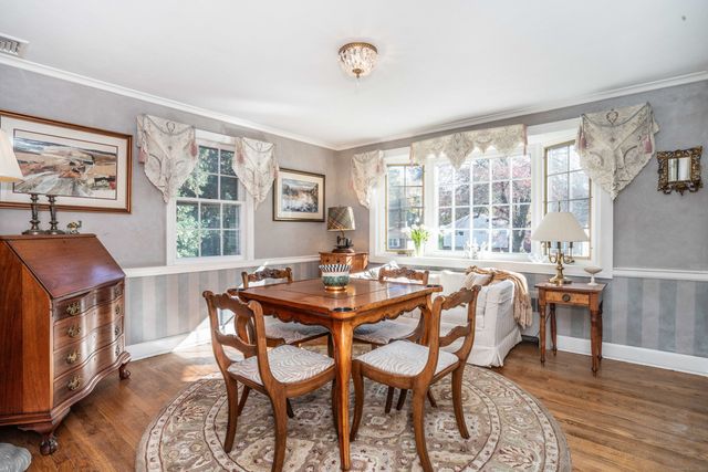 36 Richmond Lane, West Hartford, CT 06117