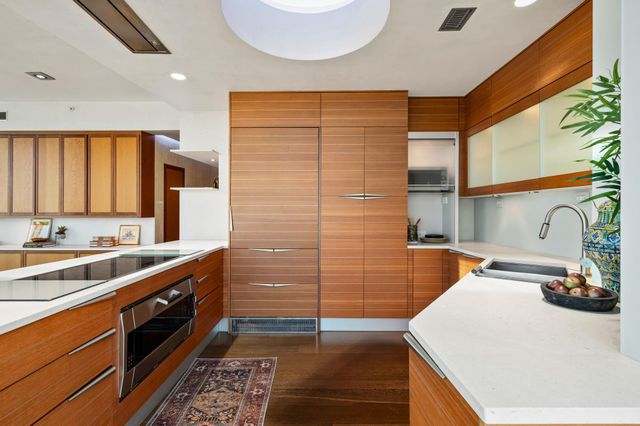 360 Nueces ST 4211, Austin, TX 78701