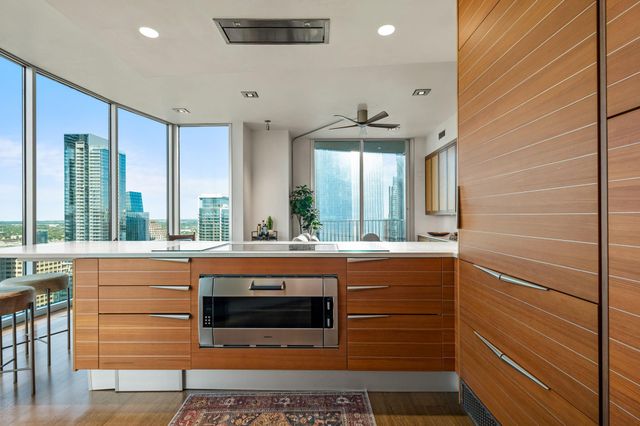 360 Nueces ST 4211, Austin, TX 78701