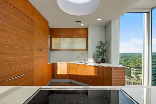 360 Nueces ST 4211, Austin, TX 78701