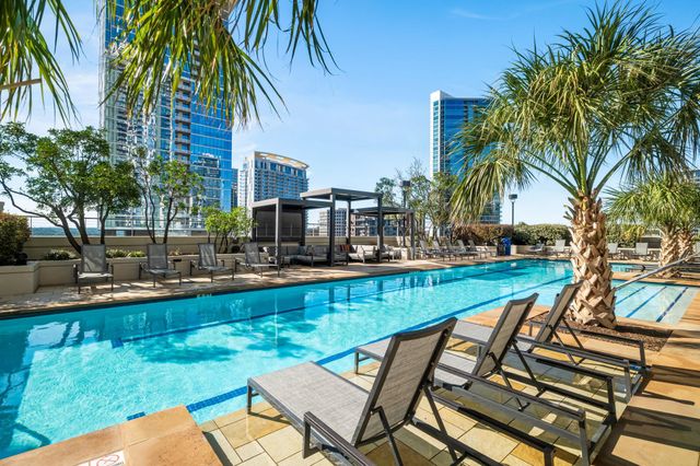 360 Nueces ST 4211, Austin, TX 78701