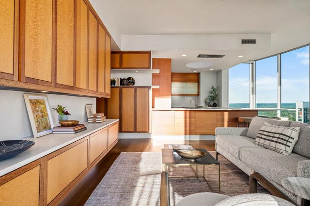 360 Nueces ST 4211, Austin, TX 78701