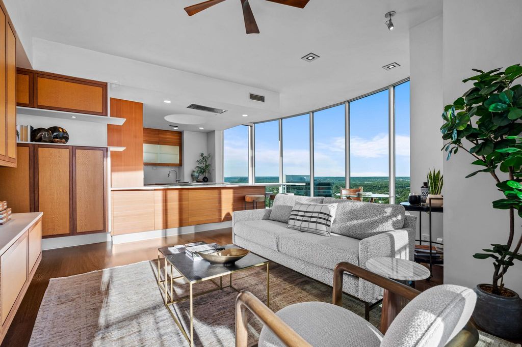 360 Nueces ST 4211, Austin, TX 78701