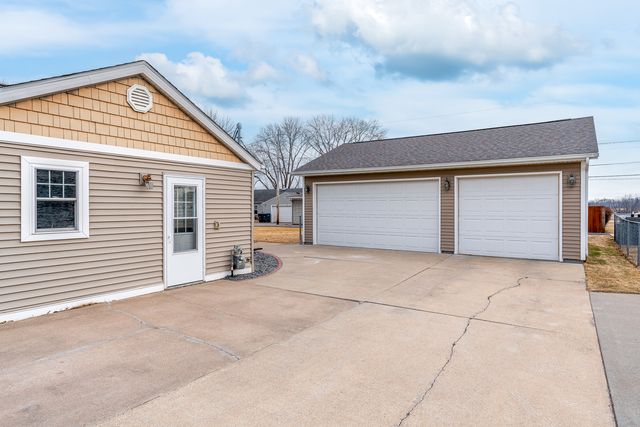 12 SUBURBAN HEIGHTS, Milan, IL 61264