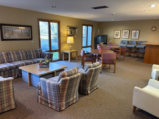 10 Windsor Court 214, New Brighton, MN 55112