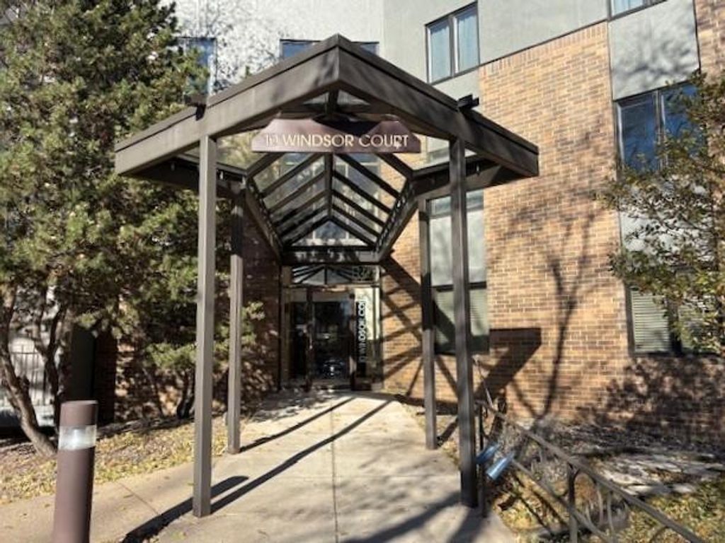 10 Windsor Court 214, New Brighton, MN 55112