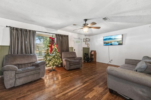 412 Dunnam Avenue, Cleveland, TX 77327