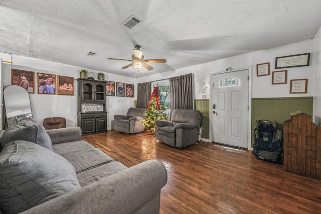 412 Dunnam Avenue, Cleveland, TX 77327