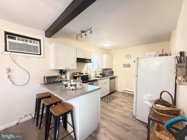 1026 HAMPSTEAD RD, Bushkill, PA 18324