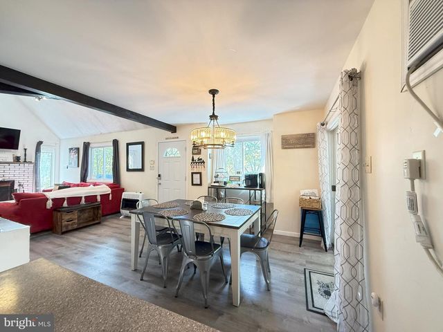 1026 HAMPSTEAD RD, Bushkill, PA 18324