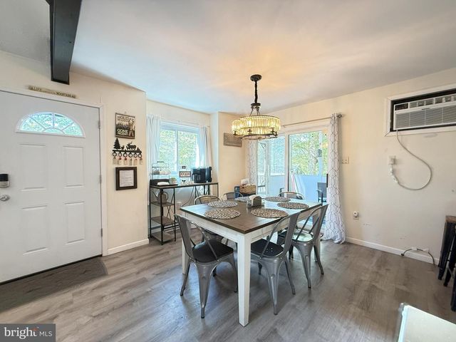 1026 HAMPSTEAD RD, Bushkill, PA 18324