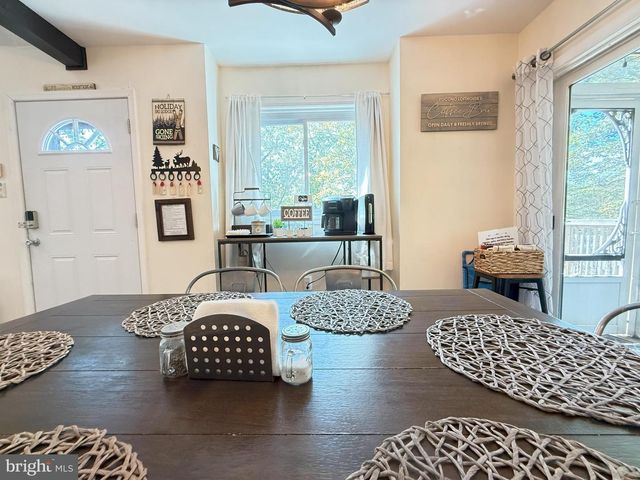 1026 HAMPSTEAD RD, Bushkill, PA 18324