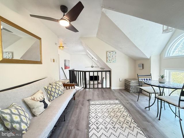 1026 HAMPSTEAD RD, Bushkill, PA 18324