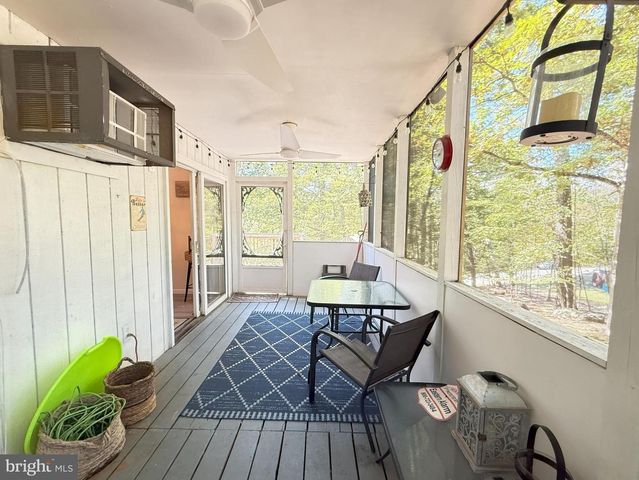 1026 HAMPSTEAD RD, Bushkill, PA 18324