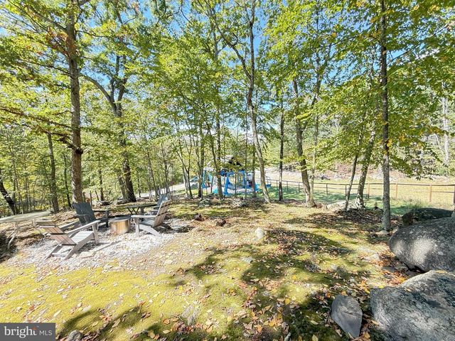 1026 HAMPSTEAD RD, Bushkill, PA 18324