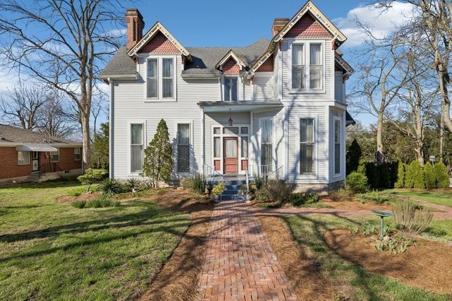 2500 Woodlawn Dr, Nashville, TN 37212