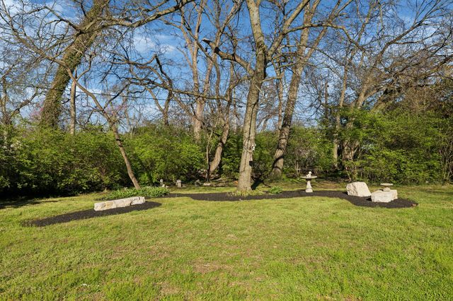 2500 Woodlawn Dr, Nashville, TN 37212