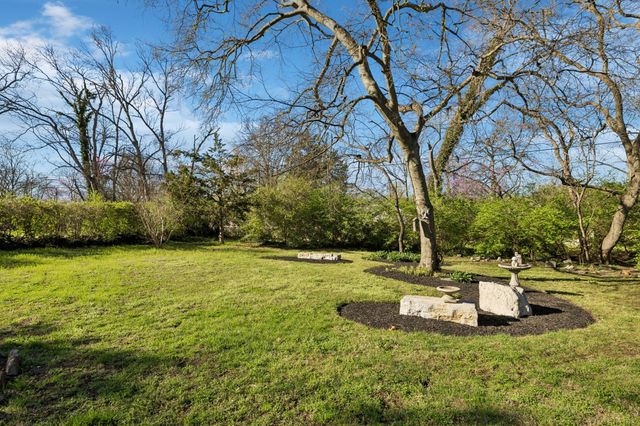 2500 Woodlawn Dr, Nashville, TN 37212