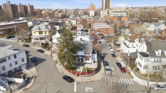 793 N Oak Drive, Bronx, NY 10467