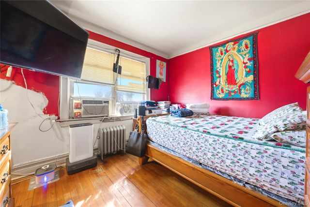 793 N Oak Drive, Bronx, NY 10467