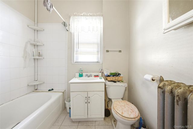 793 N Oak Drive, Bronx, NY 10467