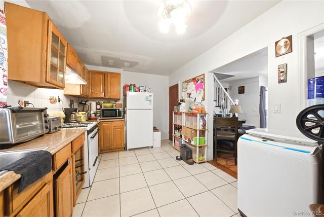 793 N Oak Drive, Bronx, NY 10467