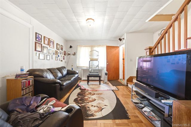 793 N Oak Drive, Bronx, NY 10467