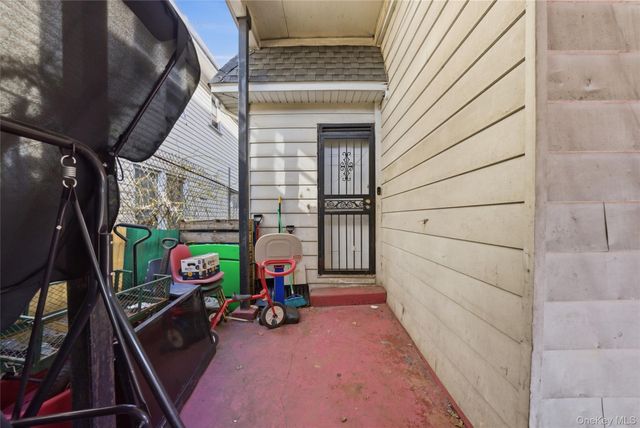 793 N Oak Drive, Bronx, NY 10467