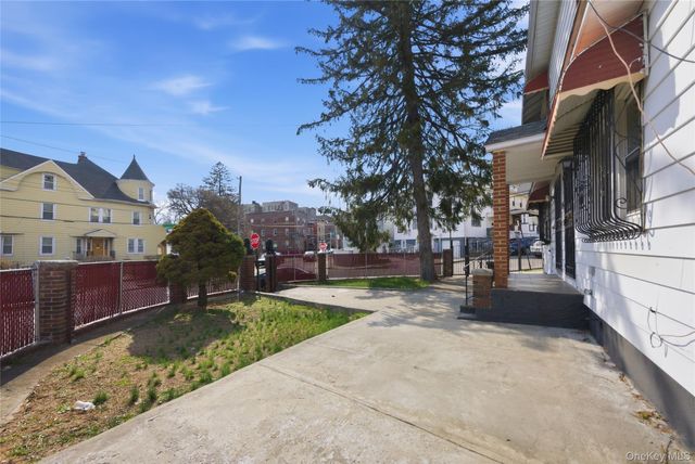 793 N Oak Drive, Bronx, NY 10467