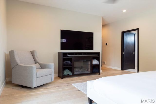 6906 Bruno Avenue, St Louis, MO 63139