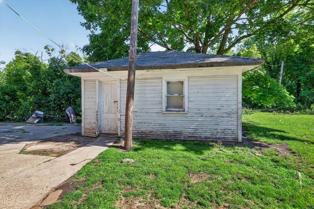 349 E Empire Avenue, Benton Harbor, MI 49022