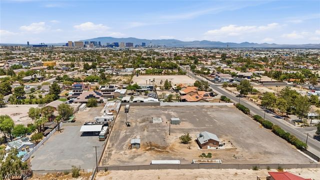7987 East Placid Street, Las Vegas, NV 89123
